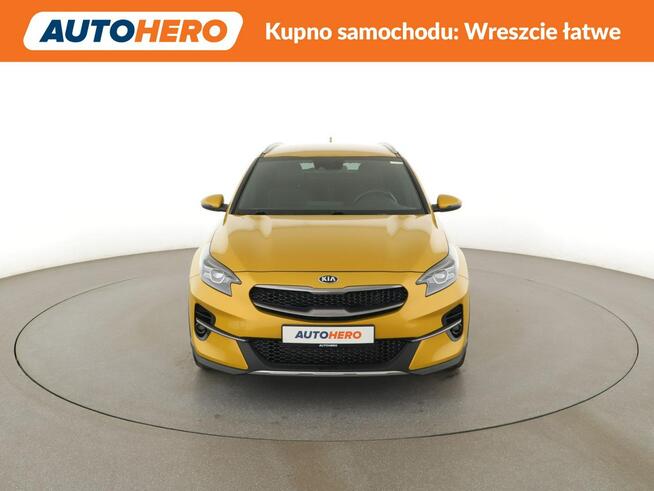 Kia XCeed klima auto półskóra grzane fotele i kierownica navi kamera i czujniki