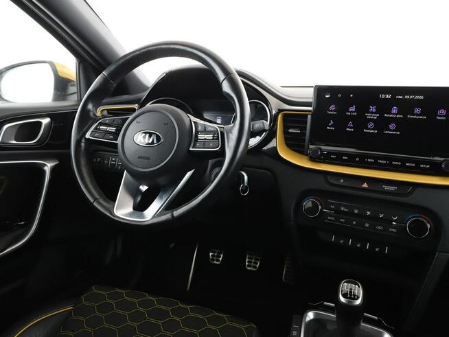 Kia XCeed klima auto półskóra grzane fotele i kierownica navi kamera i czujniki
