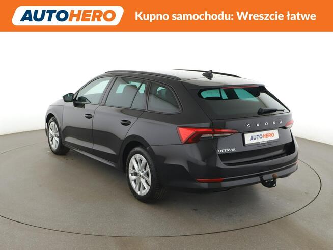 Škoda Octavia 2.0TDI Automat Ambition Klima Nawigacja Tempomat Grzane Fotele PDC LED