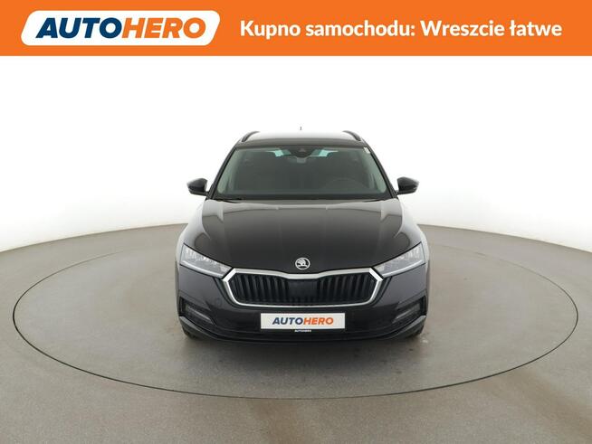 Škoda Octavia 2.0TDI Automat Ambition Klima Nawigacja Tempomat Grzane Fotele PDC LED