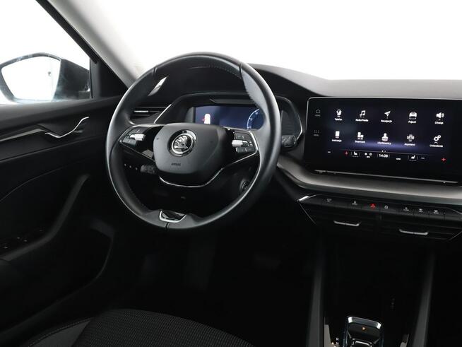 Škoda Octavia 2.0TDI Automat Ambition Klima Nawigacja Tempomat Grzane Fotele PDC LED