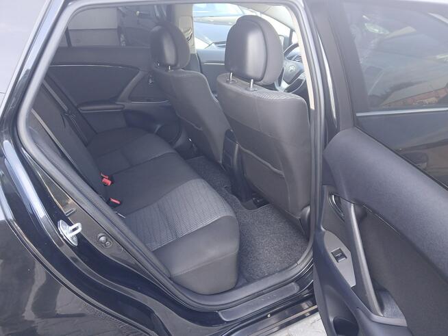 Toyota Avensis 2.2D4D klimatronik alufelgi kamera tempomat navi stan BDB