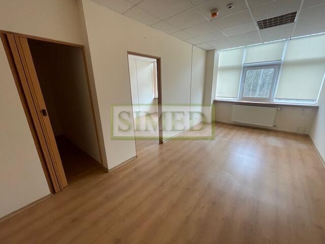 Biuro,1 piętro,bez windy,ochrona,parking,24h
