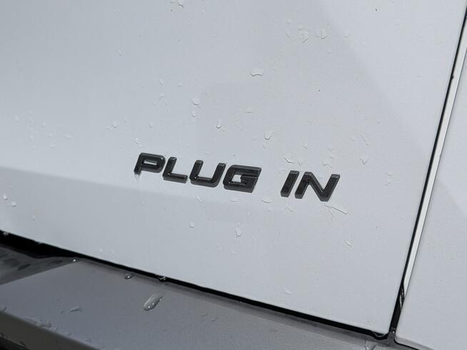 Peugeot 3008 PLUG IN 225 / GT Exclusive / Panorama / FOCAL / Alcantara / Felgi 20"