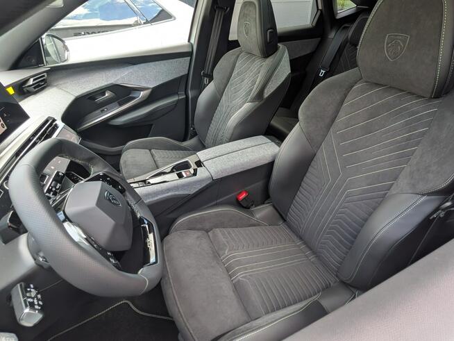 Peugeot 3008 PLUG IN 225 / GT Exclusive / Panorama / FOCAL / Alcantara / Felgi 20"