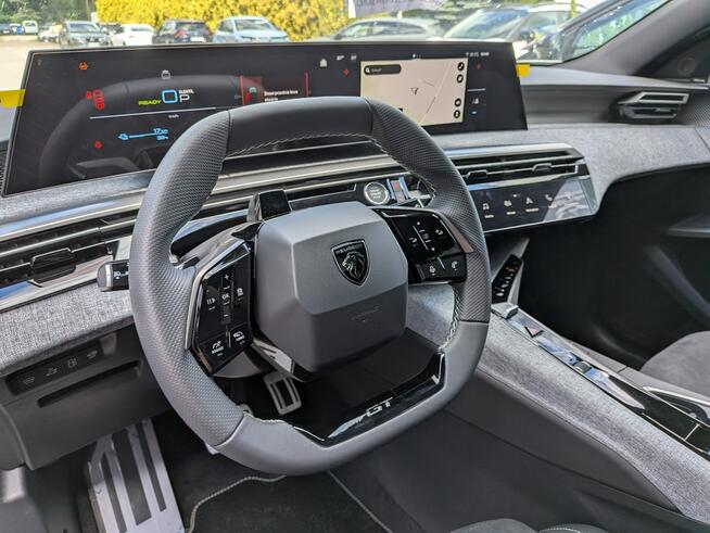 Peugeot 3008 PLUG IN 225 / GT Exclusive / Panorama / FOCAL / Alcantara / Felgi 20"