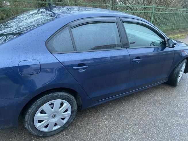 Volkswagen Jetta Benzyna, automat ,skóry, tempomat, opony wielosezonowe, Isofix