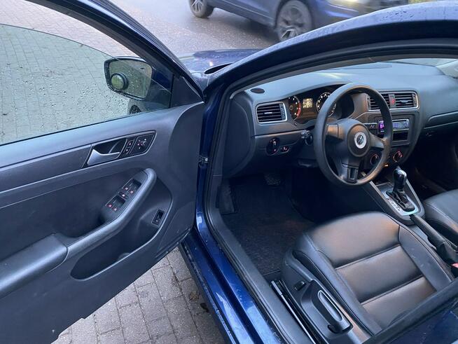 Volkswagen Jetta Benzyna, automat ,skóry, tempomat, opony wielosezonowe, Isofix