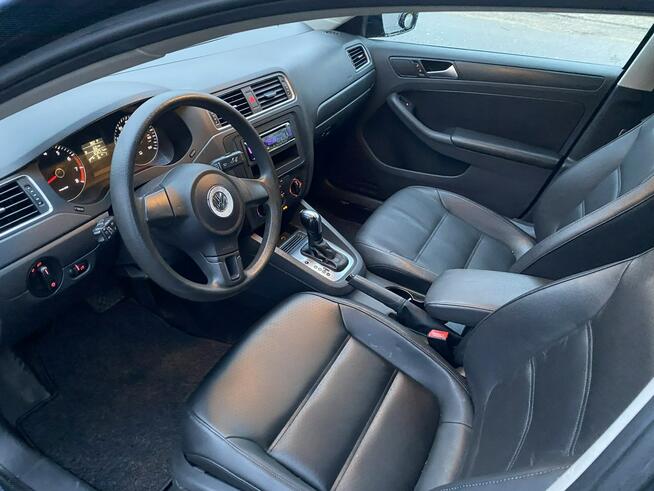 Volkswagen Jetta Benzyna, automat ,skóry, tempomat, opony wielosezonowe, Isofix