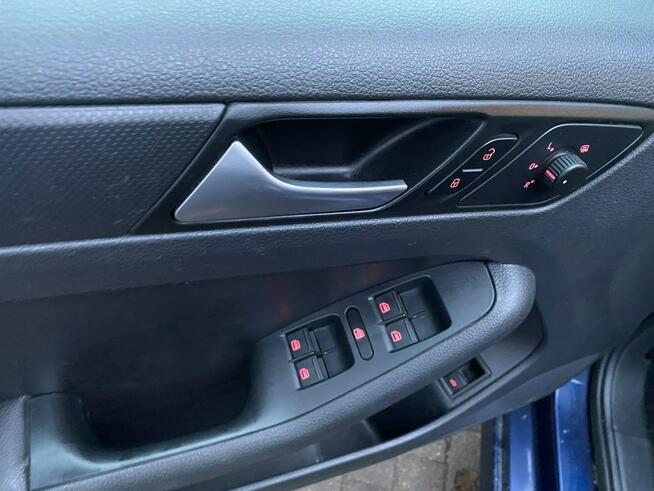 Volkswagen Jetta Benzyna, automat ,skóry, tempomat, opony wielosezonowe, Isofix
