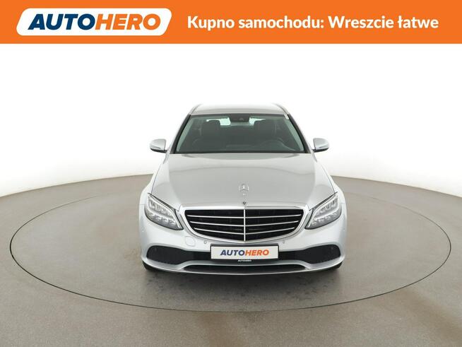Mercedes C 180 lift automat full LED skóra/alcantara navi klima auto kamera i czujnik