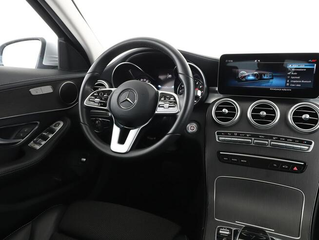 Mercedes C 180 lift automat full LED skóra/alcantara navi klima auto kamera i czujnik