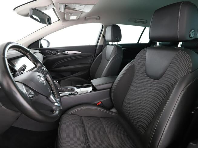 Opel Insignia Sports Tourer automat full LED navi klima auto grzane fotele kamera i czujniki parko