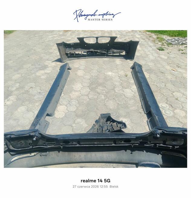 Sprzedam komplet zderzaków BMW e60 przed lift