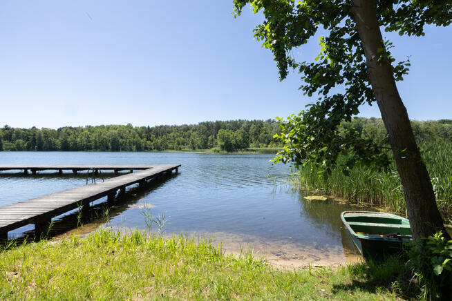 Dom nad jeziorem z dostępem do prywatnej plaży