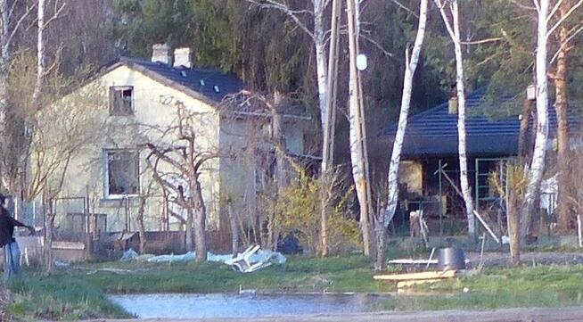 Siedlisko , Dwa domy 40 km od Warszawy
