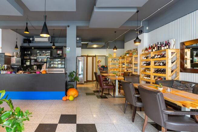 Na sprzedaż budynek 651 m2 w samym centrum Otwocka
