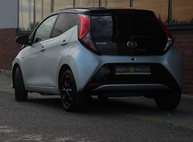 Toyota Aygo Navi*Klimatronik*GrzaneFotele*Kamera*Esp*Led*BT*Alu*Android*GwarVGS