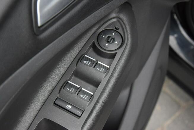 Ford Kuga 2.0D 2015r 144 TYS KM 2 KPL KÓŁ Navi Sam Parkuje Sprowadzony Opłacony