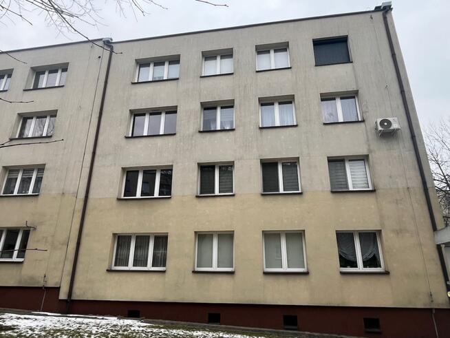 1 lub 2 pok do remontu 33m² + 4m² piwnica, parking