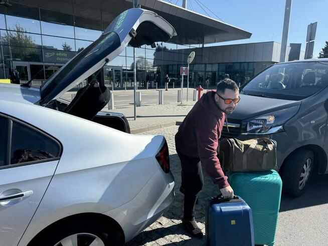 TaXi Knurów KondziX - Transfer Lotniska Pyrzowice i Balice