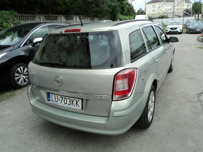Opel Astra Caravan sprzedam ładnegoOPLA ASTRE Z 2007R 1,6 B+GAZ 105KM