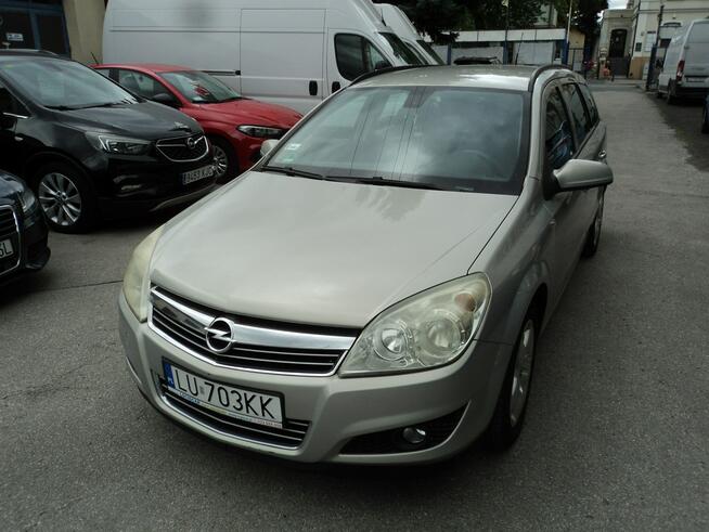 Opel Astra Caravan sprzedam ładnegoOPLA ASTRE Z 2007R 1,6 B+GAZ 105KM