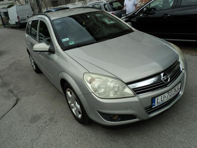 Opel Astra Caravan sprzedam ładnegoOPLA ASTRE Z 2007R 1,6 B+GAZ 105KM