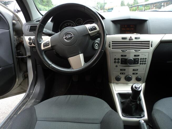 Opel Astra Caravan sprzedam ładnegoOPLA ASTRE Z 2007R 1,6 B+GAZ 105KM