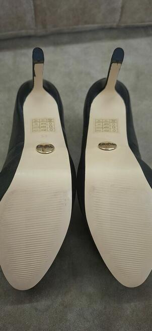 Buty damskie ze skóry firmy Buffalo rozmiar 39