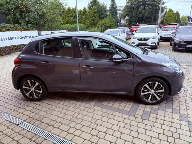 Peugeot 208 1,2 82KM Klimatronik Kamera Panorama