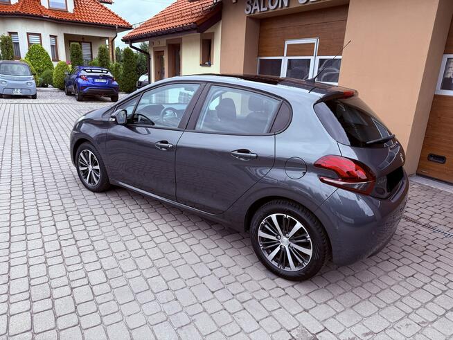 Peugeot 208 1,2 82KM Klimatronik Kamera Panorama