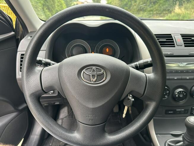Toyota Corolla 1.6 Benzyna 124KM Niski przebieg