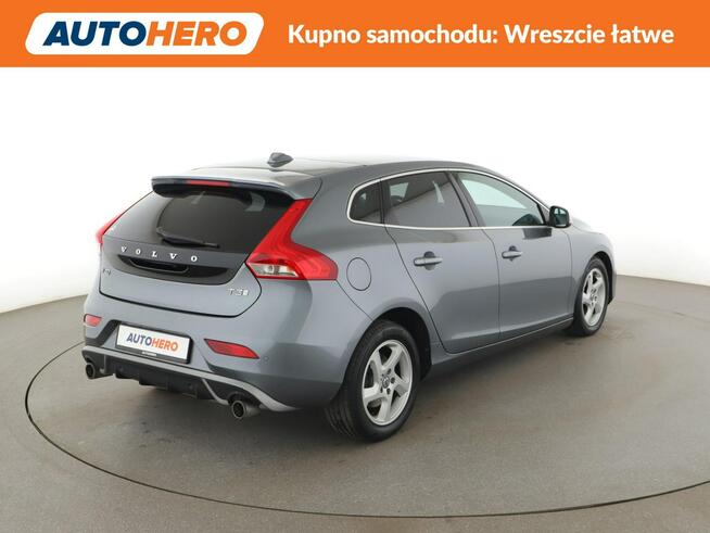 Volvo V40 full LED skóra/alcantara navi grzane fotele kamera i czujniki parkowan