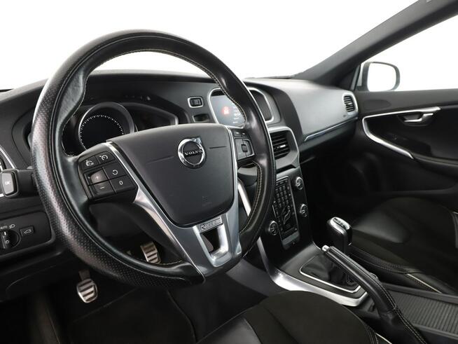 Volvo V40 full LED skóra/alcantara navi grzane fotele kamera i czujniki parkowan