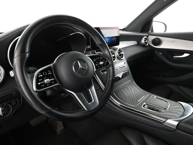 Mercedes GLC 300 4x4 automat full LED virtual cocpit kamery i czujniki parkowania grzan
