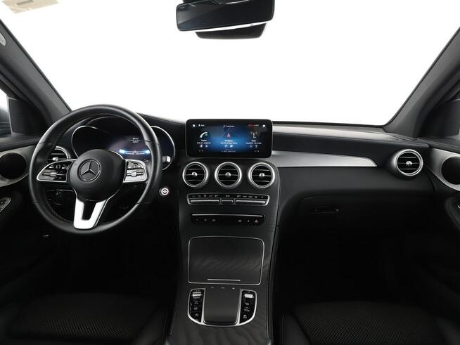 Mercedes GLC 300 4x4 automat full LED virtual cocpit kamery i czujniki parkowania grzan