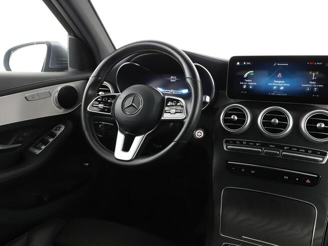 Mercedes GLC 300 4x4 automat full LED virtual cocpit kamery i czujniki parkowania grzan