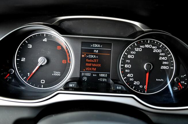 Audi A4 2.0TDI Lift Klimatronik Navi Alufelgi Parktronik
