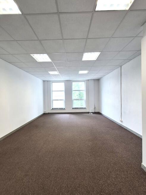 Lokal na magazyn / produkcję - 898m2 - Łódź