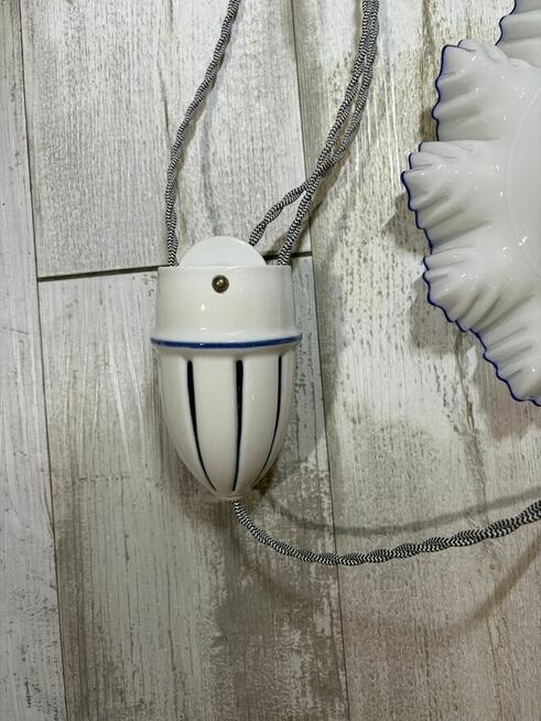 Stara lampa wisząca kuchenna z przeciwwagą porcelanową