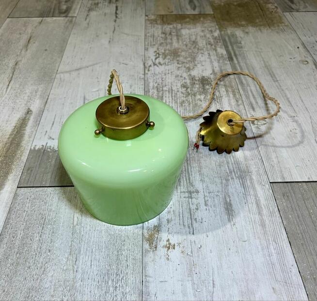 Mała lampa wisząca z kloszem