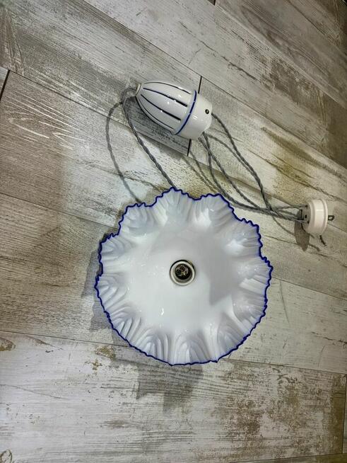 Stara lampa wisząca kuchenna z przeciwwagą porcelanową