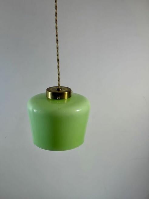 Mała lampa wisząca z kloszem