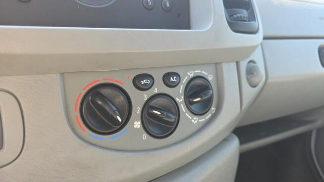 Opel Vivaro 9 Osobowy Long Klima