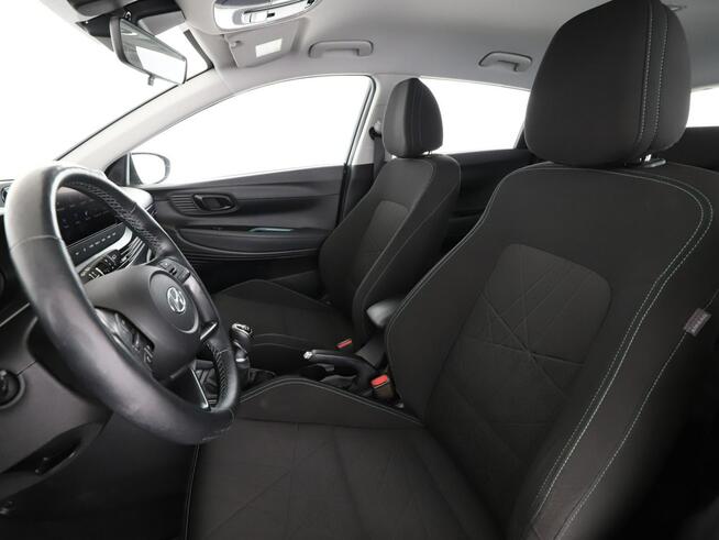 Hyundai Bayon mHEV navi klima auto grzane fotele full LED kamera i czujniki parkowan