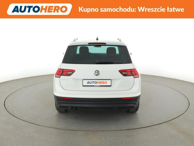 Volkswagen Tiguan 2.0 TDI Connect Climatronic Nawigacja Tempomat Grzane Fotele ParkPilot