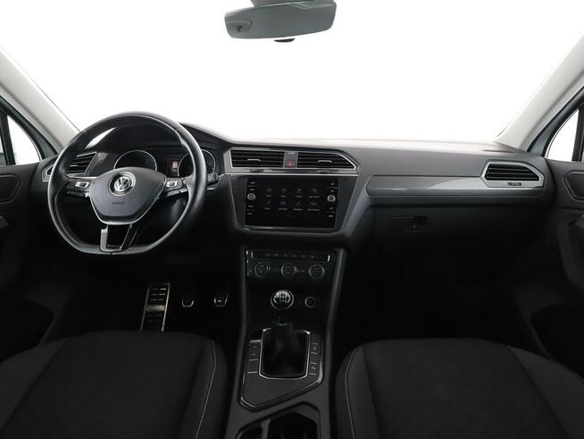Volkswagen Tiguan 2.0 TDI Connect Climatronic Nawigacja Tempomat Grzane Fotele ParkPilot