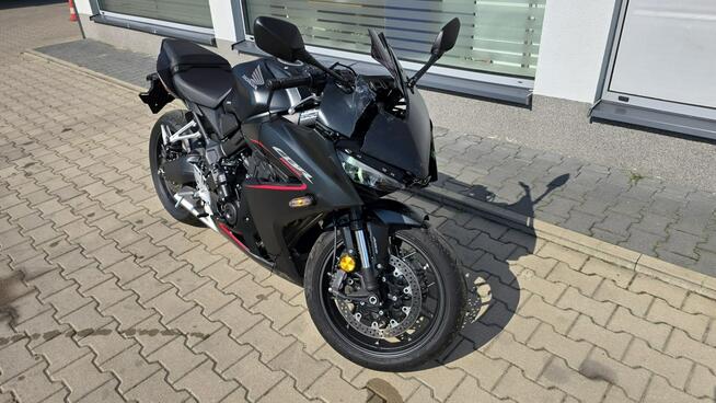 Honda CBR 2025r Całkowicie Jeżdżący E Clutch 4 tys Przebiegu