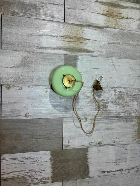 Mała lampa wisząca z kloszem